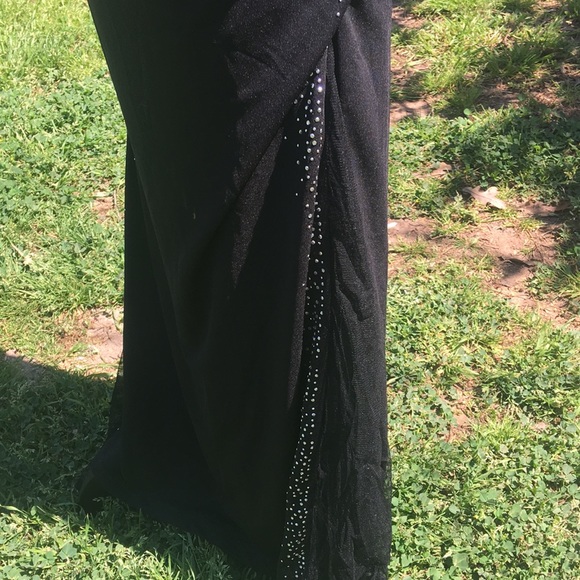 Beautiful evening/prom gown - Picture 3 of 8